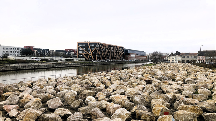 Boulders placed in Calais to deter refugee encampments